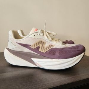 Womens New Balance Fuelcell Rebel V5 Running Shoes Size 8 Wide